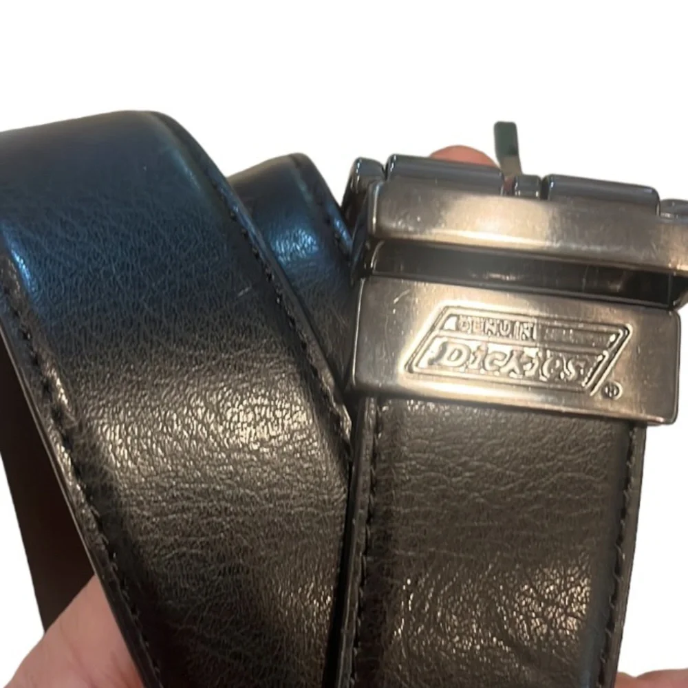 DICKIES REVERSIBLE LEATHER BELT WITH GUN METAL FINISH BUCKLE BLACK BROWN SIZE 32